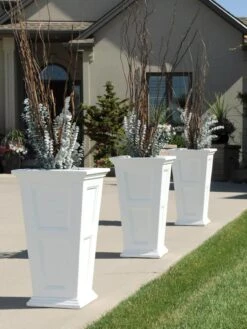Fairfield Self-Watering Tall Patio Planters, 28” -The Garden Works Shop 39 342 106V tif