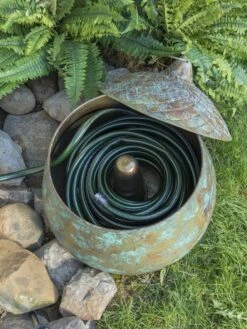 Acorn Hose Pot -The Garden Works Shop 3 4 crop 8613361 01V