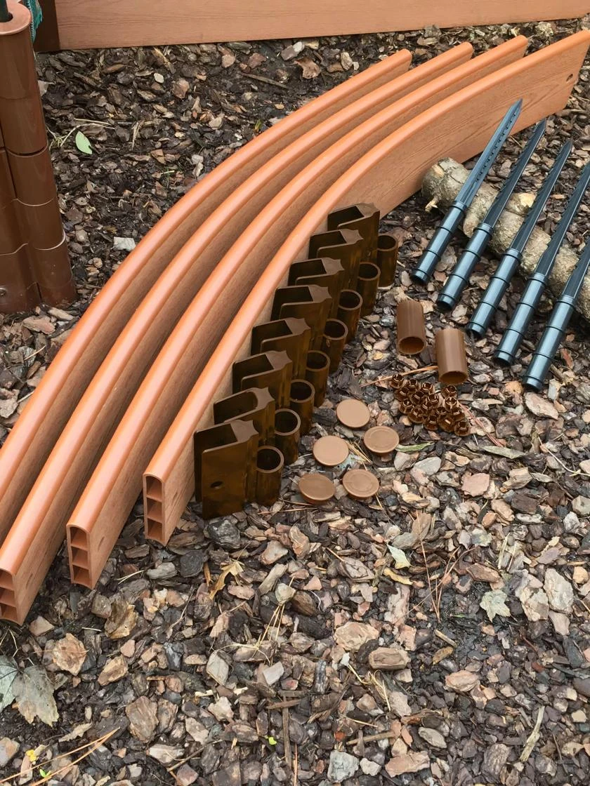 Curved Composite Landscape Edging Kit With 1" Boards 7 Curved Composite Landscape Edging Kit With 1" Boards - Image 5