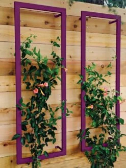 Ina Modern Wall Trellis Sr. -The Garden Works Shop 8600510 02V tif