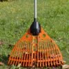 Magic Fly® Leaf Rake 1 Magic Fly® Leaf Rake -The Garden Works Shop 8611047 02V tif
