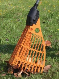Magic Fly® Leaf Rake -The Garden Works Shop 8611047 06V tif