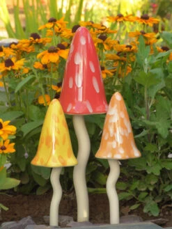 Potting Shed Tinkling Toadstool Sculptures, Set Of 3 13 Potting Shed Tinkling Toadstool Sculptures, Set Of 3 -The Garden Works Shop 8611730 sum 03v