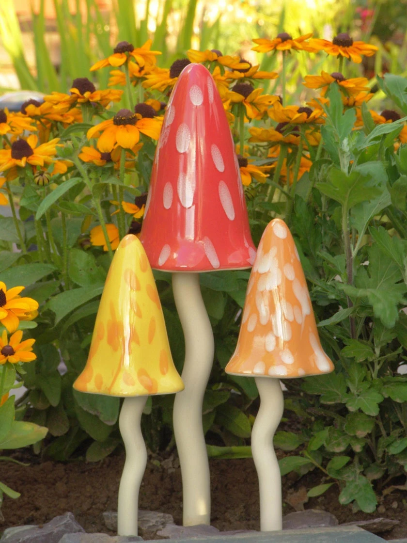 Potting Shed Tinkling Toadstool Sculptures, Set Of 3 5 Potting Shed Tinkling Toadstool Sculptures, Set Of 3 - Image 3